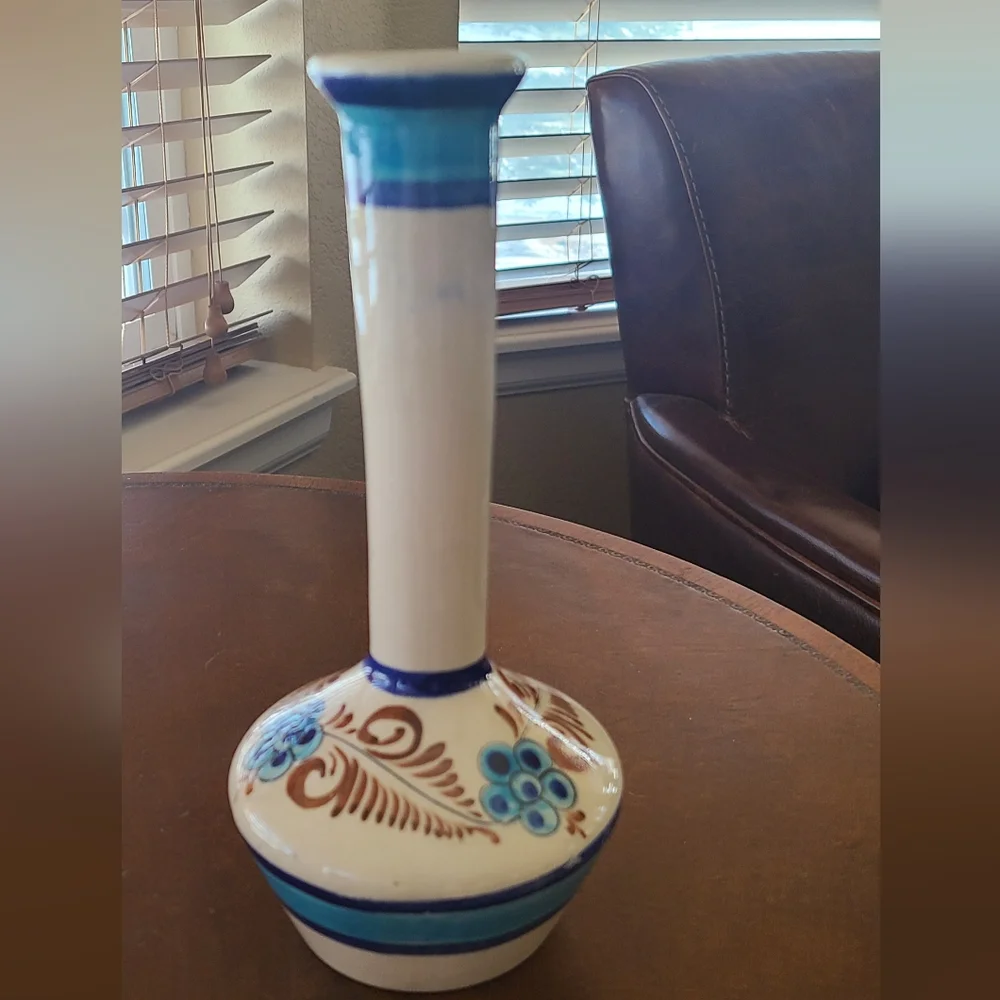 Mexican Tonala Pottery Vase 8.5